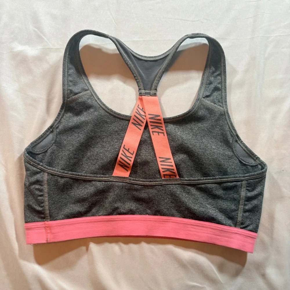 Nike Sports Bra Womens Medium Gray Pink Racerback Logo Compression Gym Workout